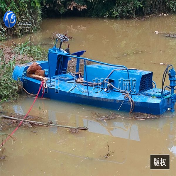 水葫蘆碎草船發(fā)貨至安徽